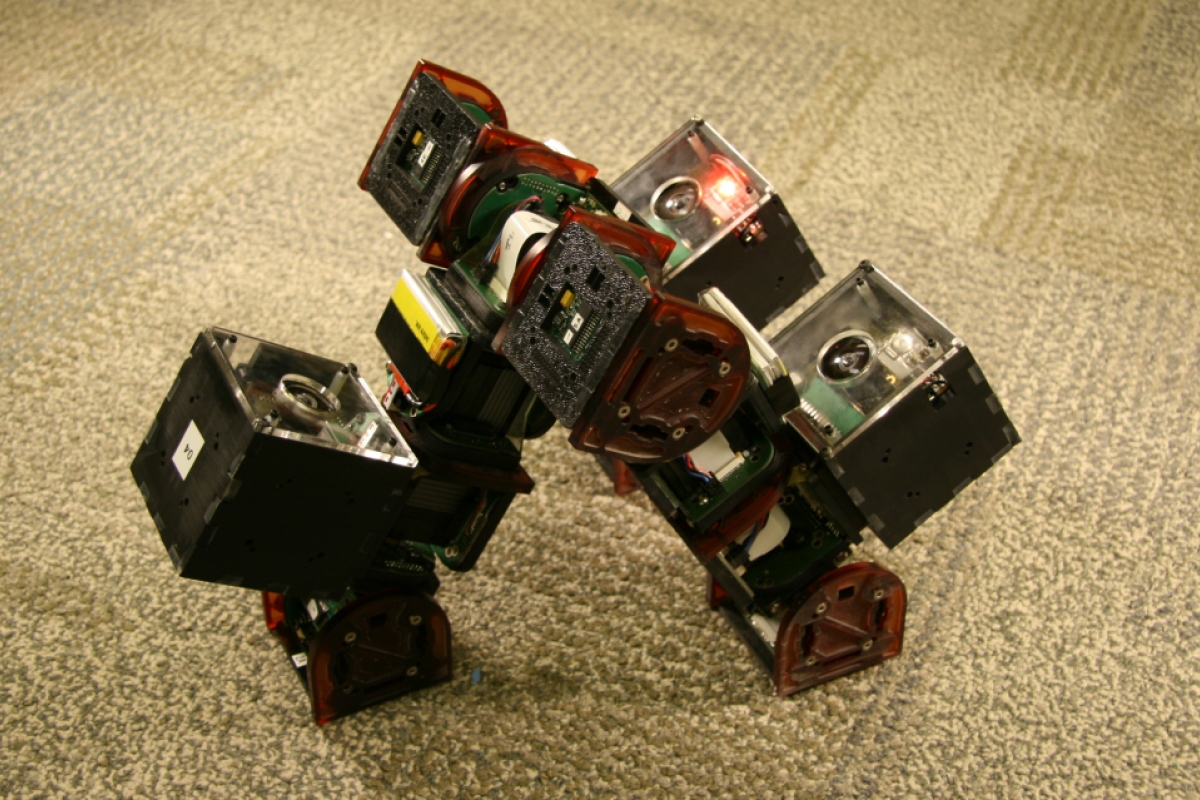 CKbot (Connector Kinetic roBot)