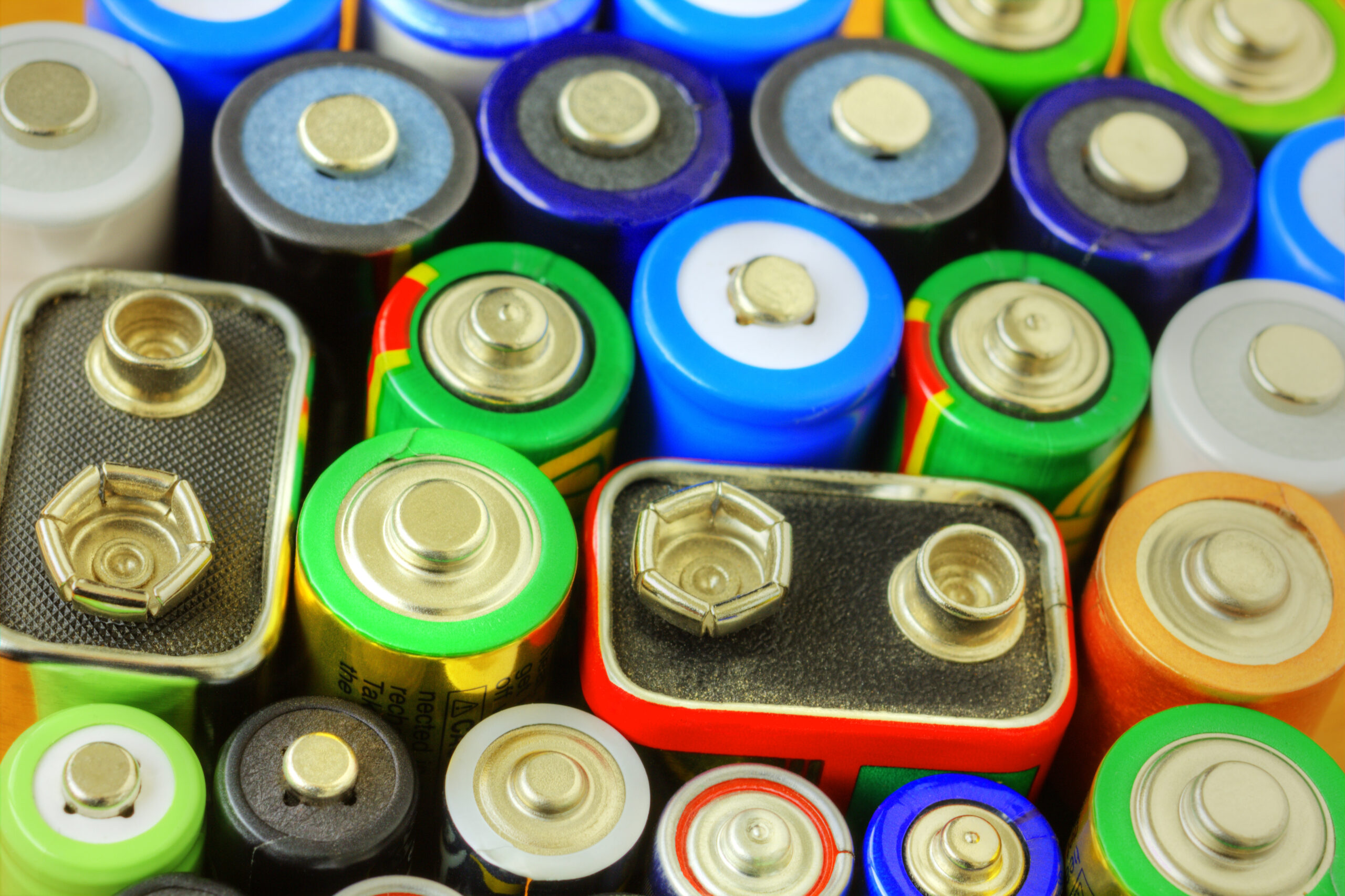 The next generation of micrometer-scale batteries
