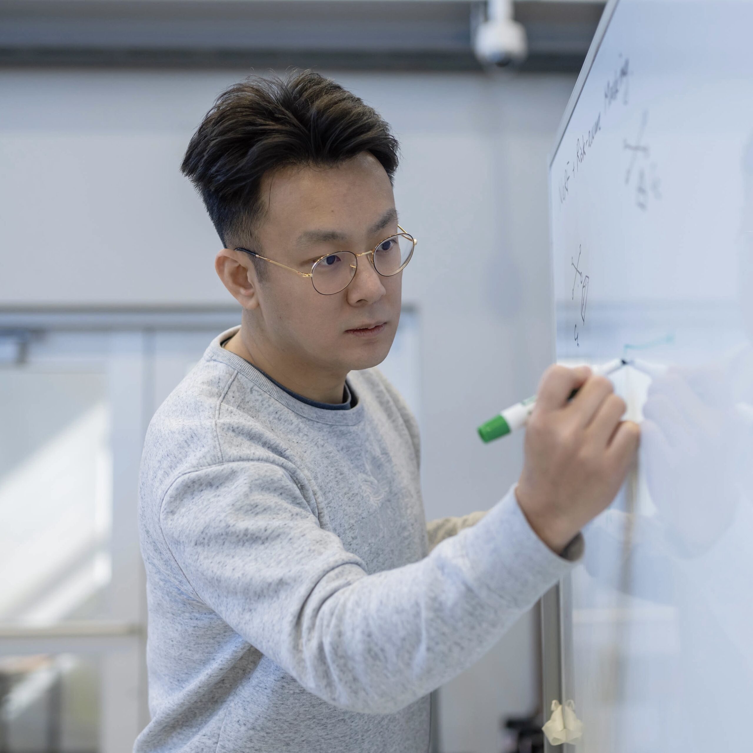 Guangyi Liu